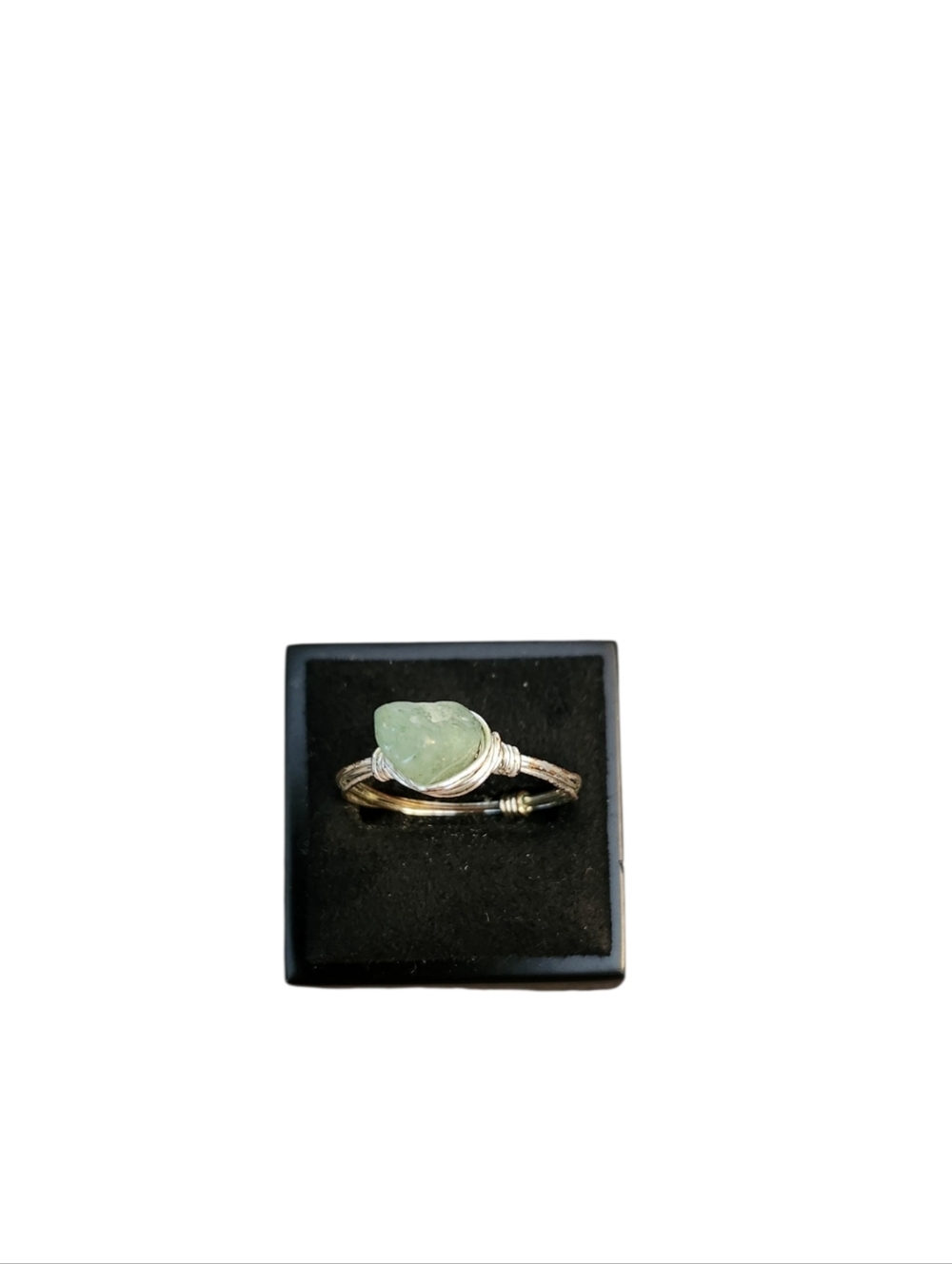 Size 9.5-10 Silver Toned Green Gem Delicate Twisted Wire Ring